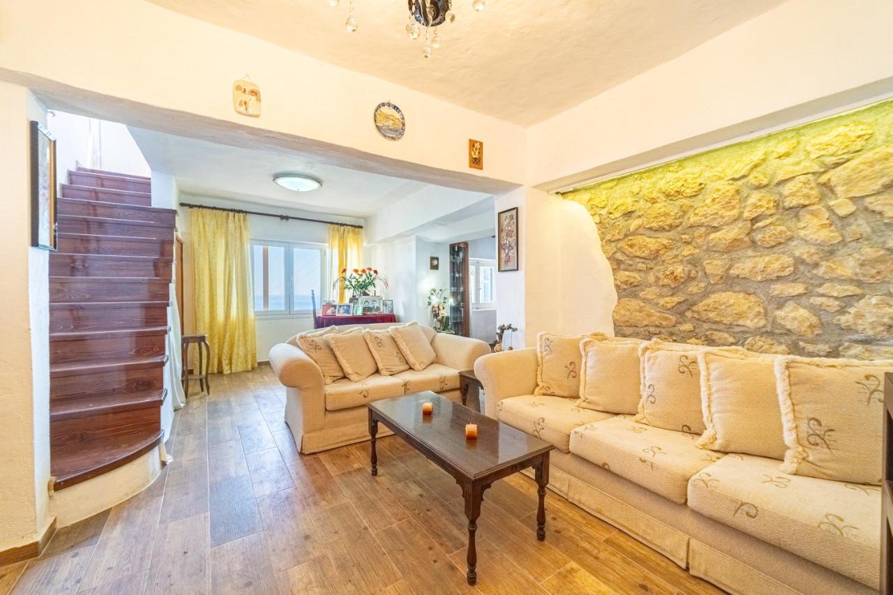 Holiday home Captain Spiros House Lakones