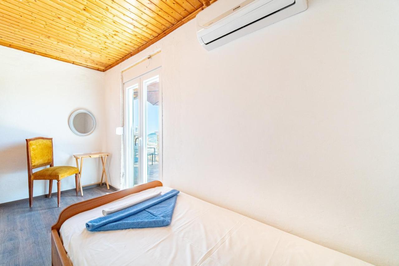 Captain Spiros House Holiday home Lakones