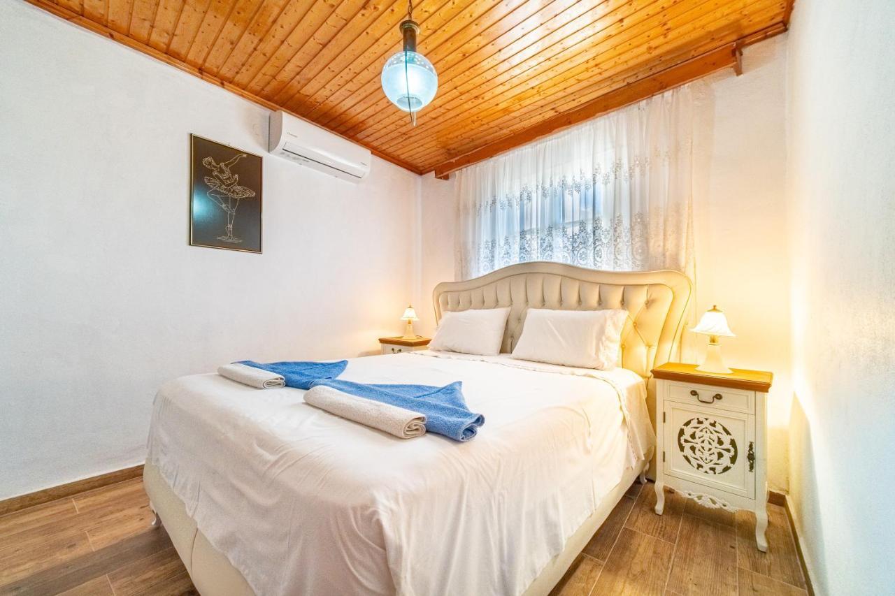 Captain Spiros House Lakones