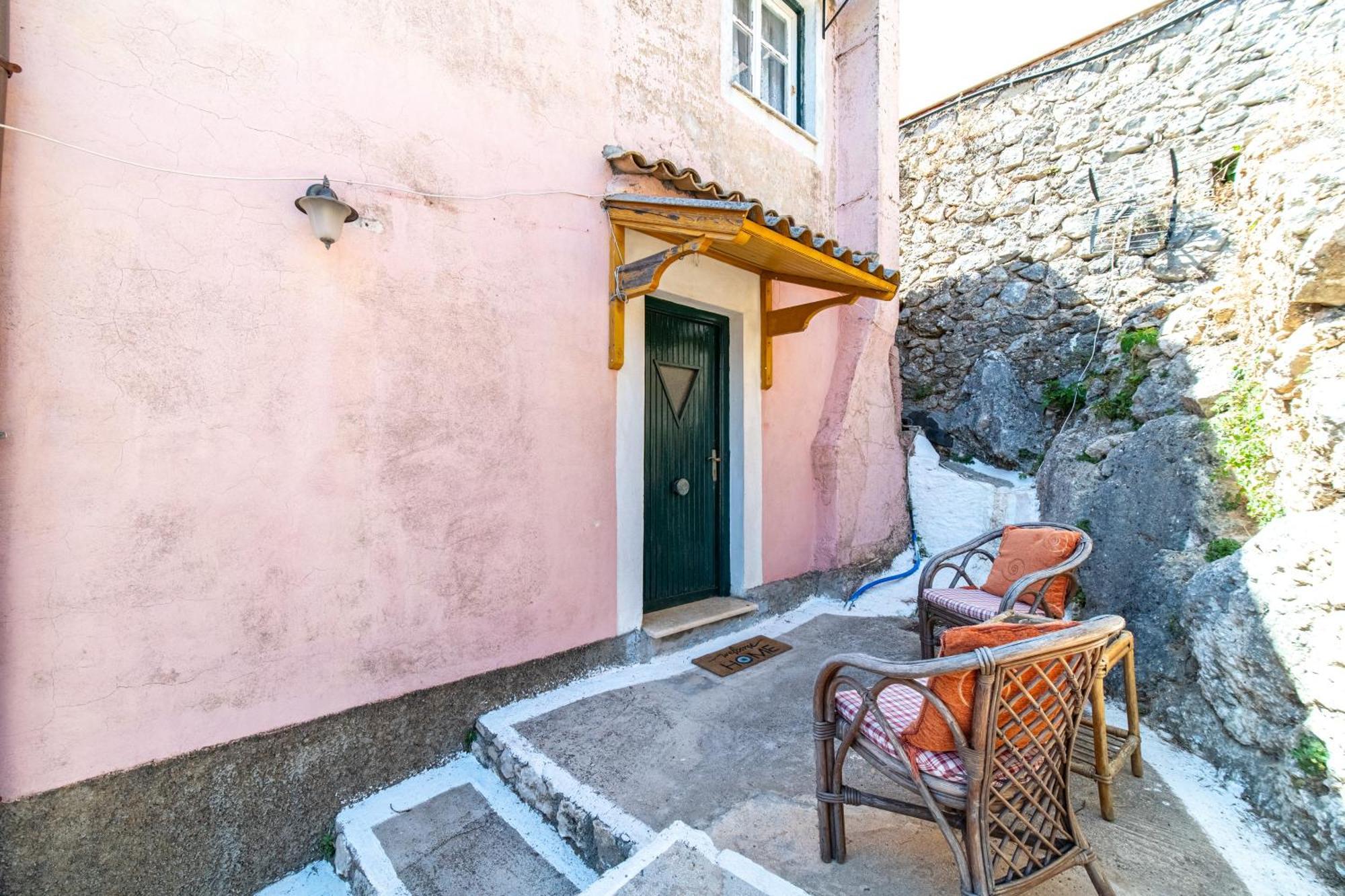 Holiday home Captain Spiros House Lakones